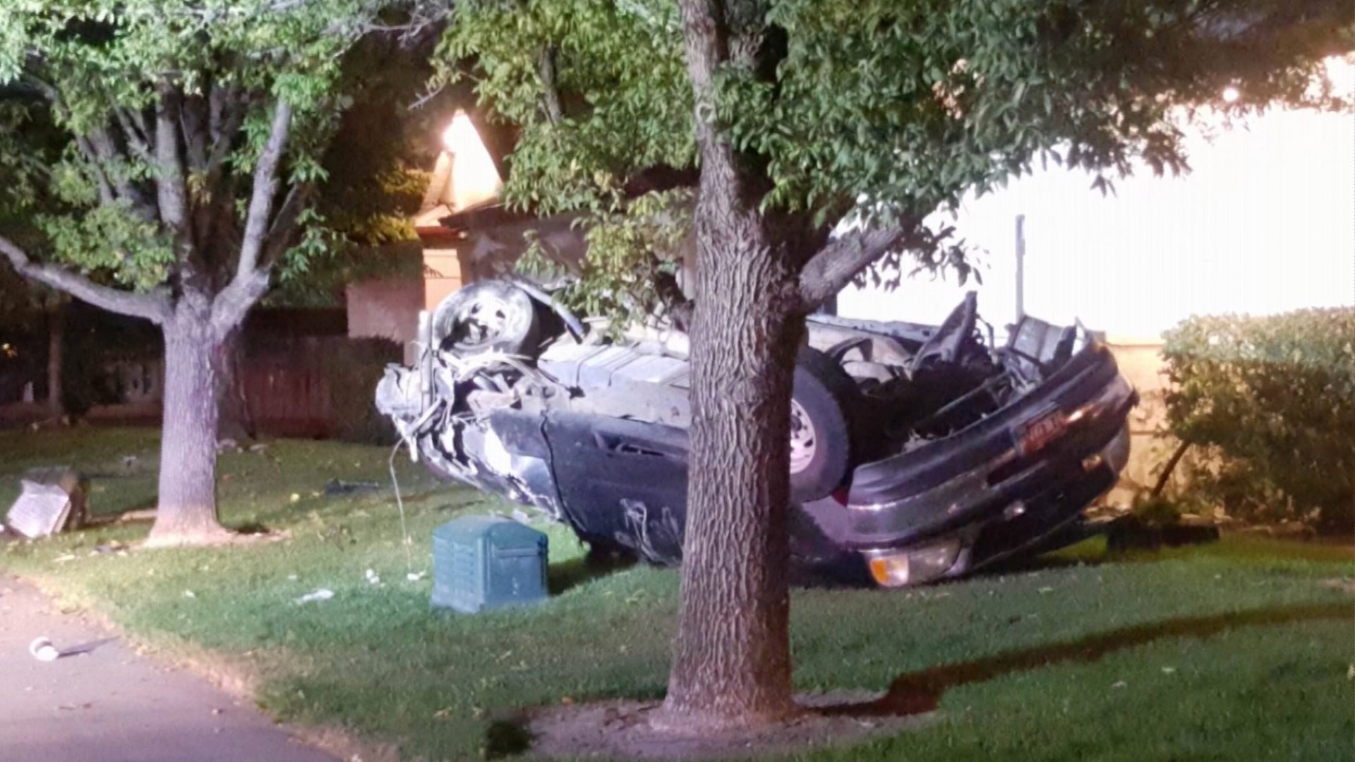 Man fleeing police hurt in Meridian wreck